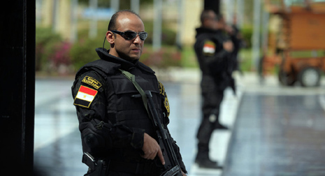 Bomb Blast at Cairo Underground Station Kills One, Wounds Eight